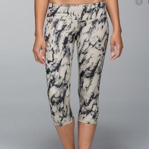 Lululemon Wunder Under Crops Marble Black White 6